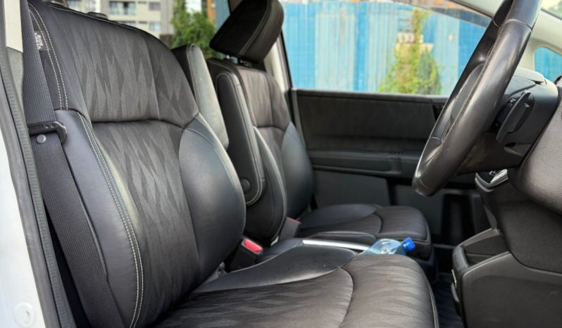 
								Honda Odyssey Absolute full									