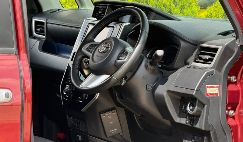 
								Toyota Roomy full									