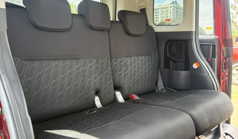 
								Toyota Roomy full									