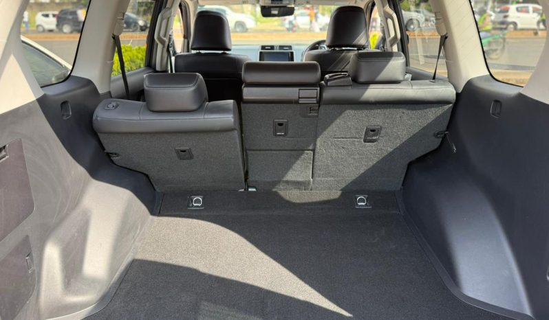 
								Toyota Landcruiser Prado TXL full									