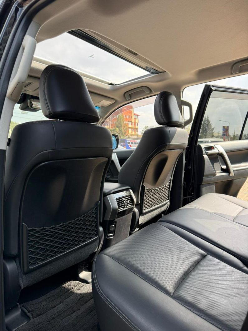 
								Toyota Landcruiser Prado TXL full									
