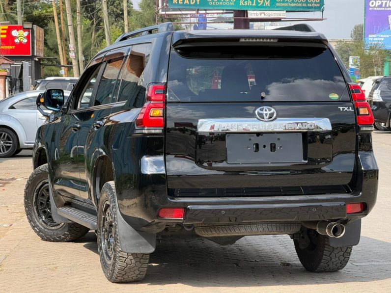 
								Toyota Landcruiser Prado TXL full									