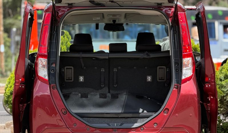 
								Toyota Roomy full									