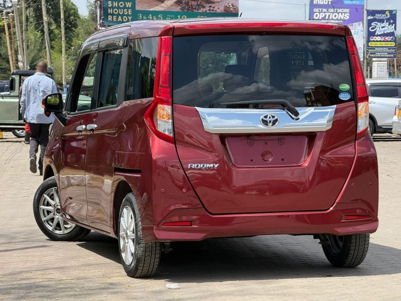 
								Toyota Roomy full									