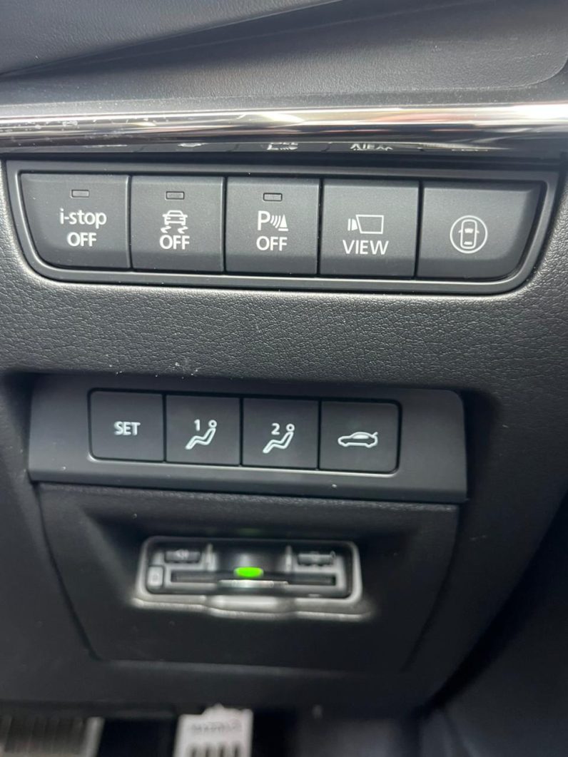 
								Mazda 3 full									