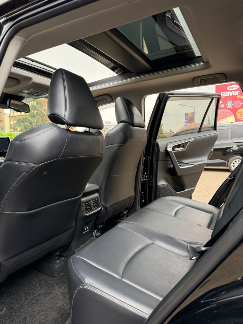 
								Toyota Rav4 full									