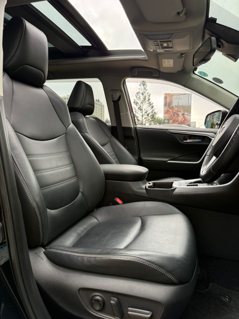 
								Toyota Rav4 full									