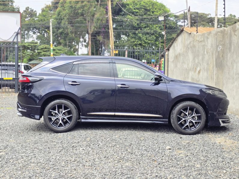 
								Toyota Harrier full									