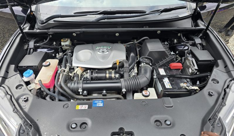 
								Toyota Harrier full									