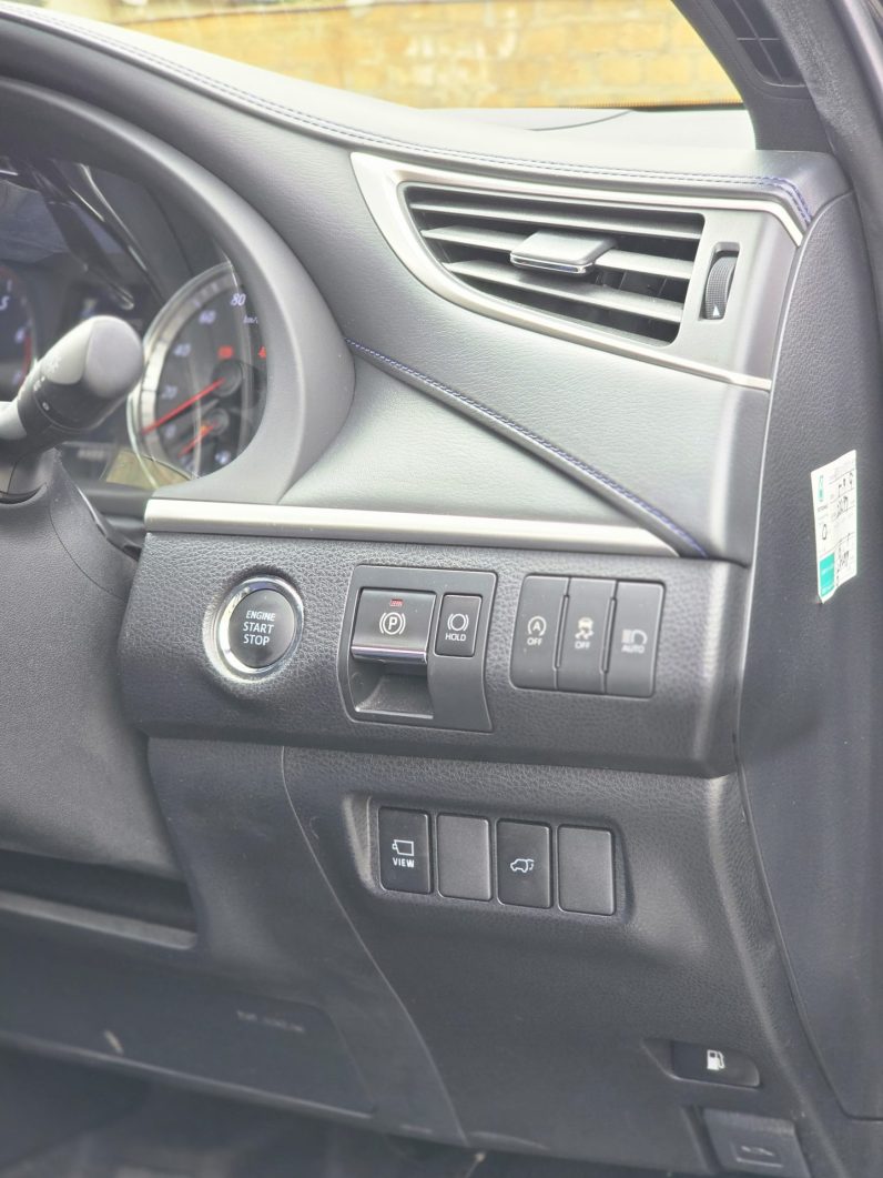 
								Toyota Harrier full									