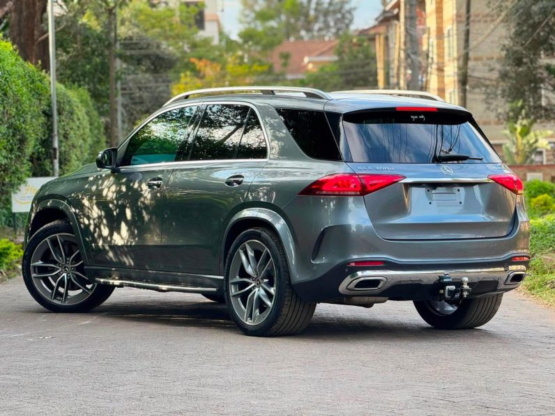 
								Mercedes Benz GLE 300D full									
