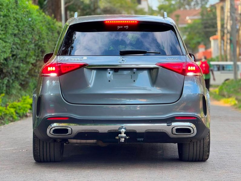 
								Mercedes Benz GLE 300D full									