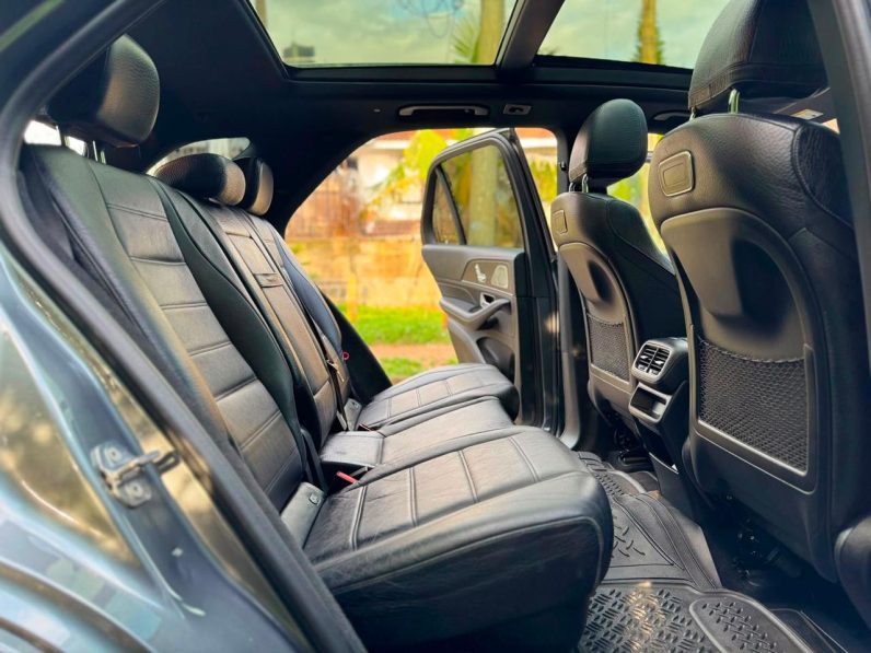 
								Mercedes Benz GLE 300D full									