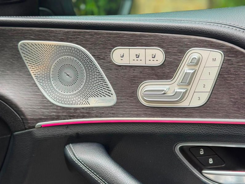 
								Mercedes Benz GLE 300D full									