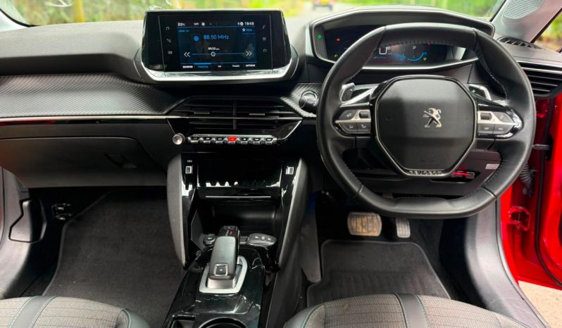 
								Peugeot 208 full									