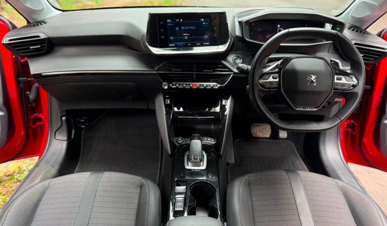 
								Peugeot 208 full									