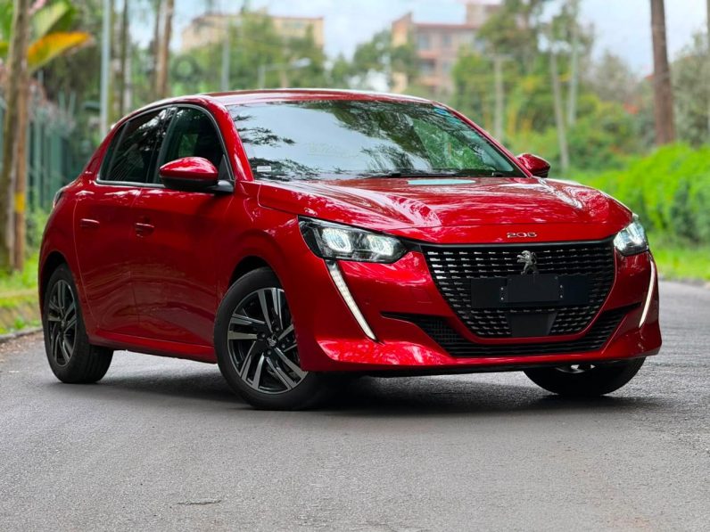 
								Peugeot 208 full									