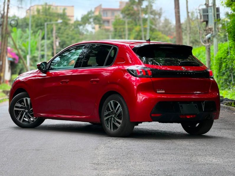 
								Peugeot 208 full									