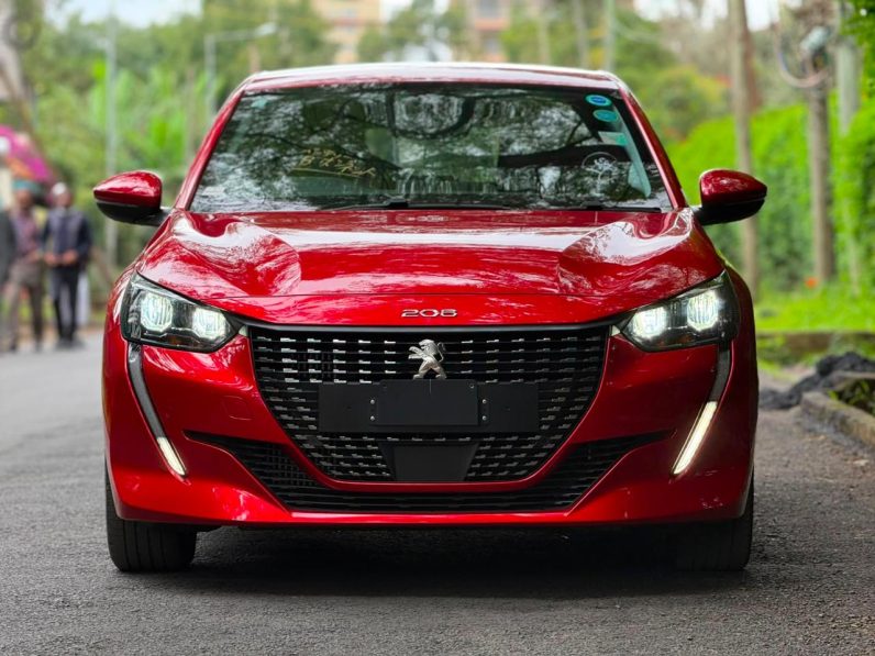 
								Peugeot 208 full									