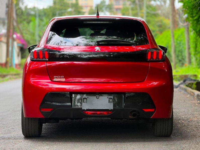 
								Peugeot 208 full									