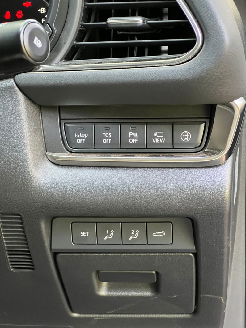 
								Mazda CX-30 full									