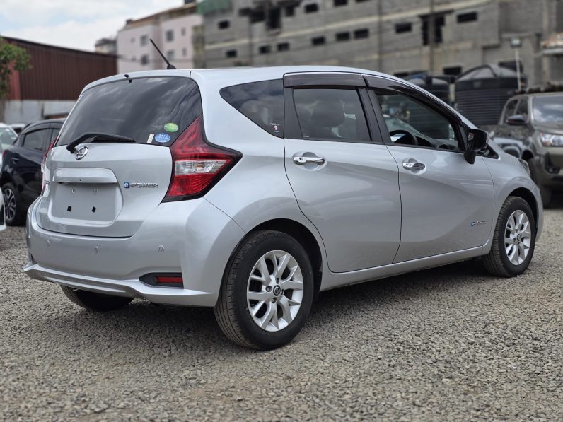 
								Nissan Note Epower full									
