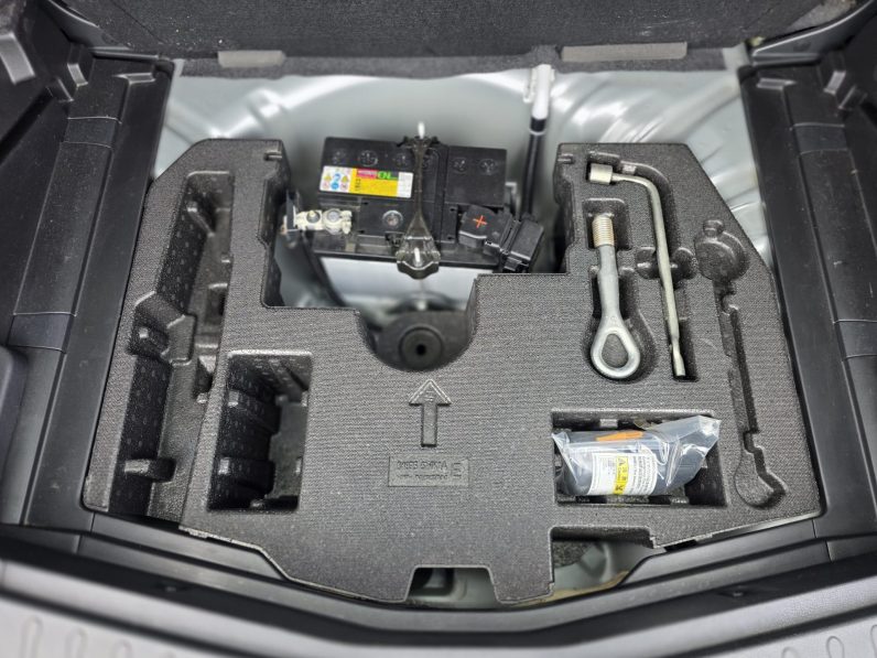 
								Nissan Note Epower full									