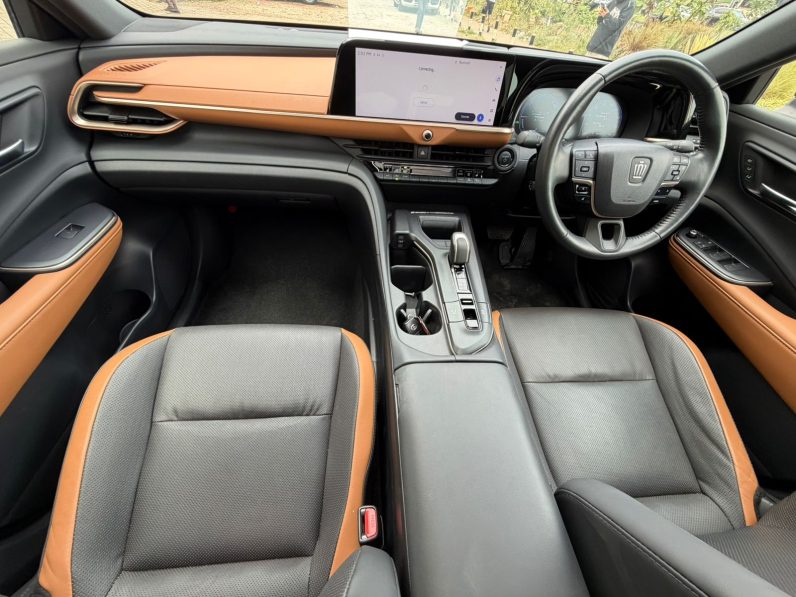 
								Toyota Crown full									