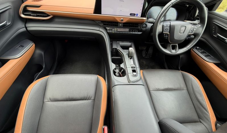 
								Toyota Crown full									