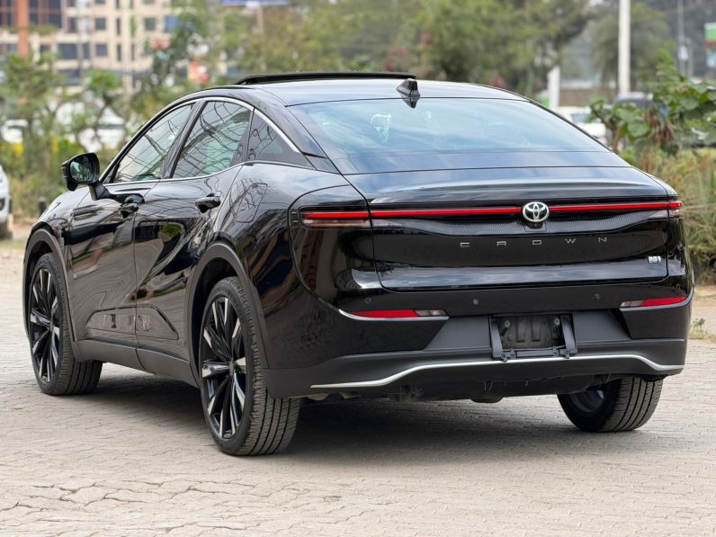 
								Toyota Crown full									