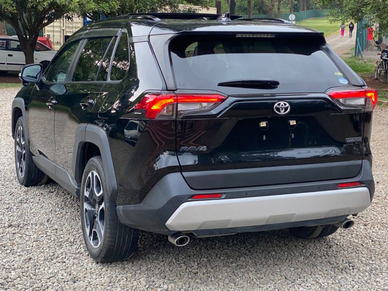 
								Toyota Rav4 Adventurer full									