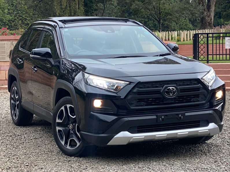 
								Toyota Rav4 Adventurer full									