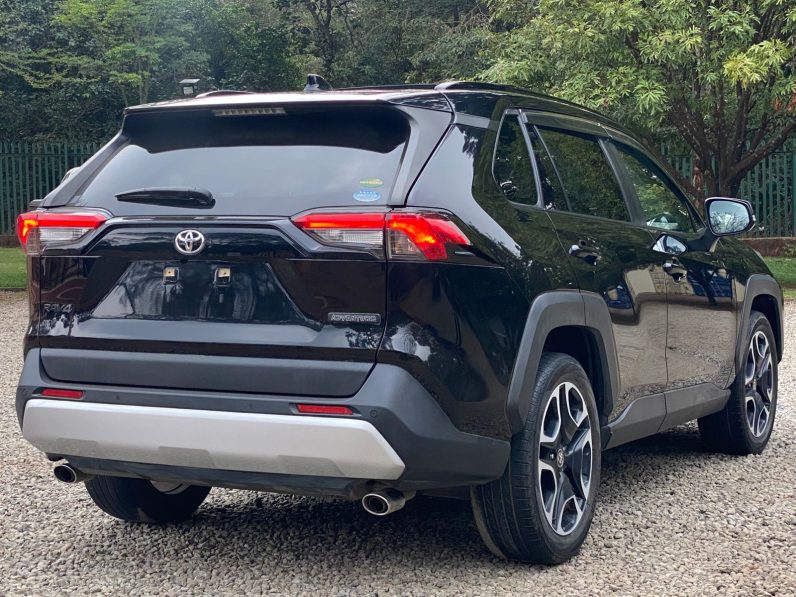 
								Toyota Rav4 Adventurer full									