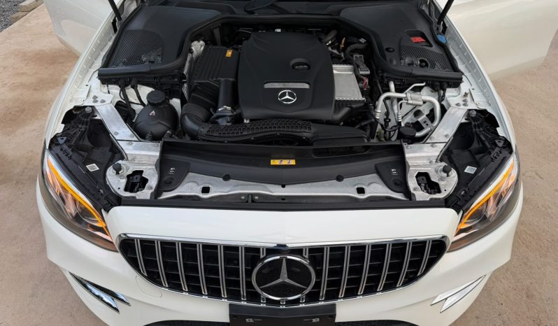 
								Mercedes Benz E200 full									