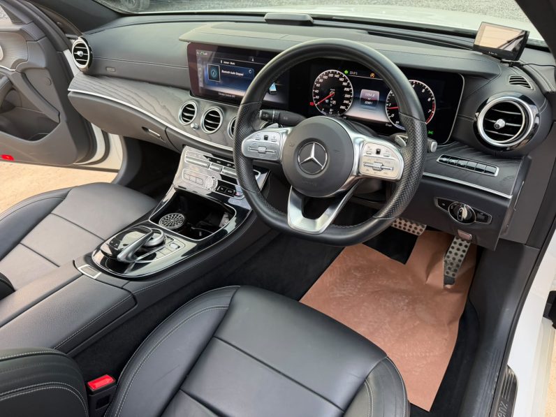 
								Mercedes Benz E200 full									