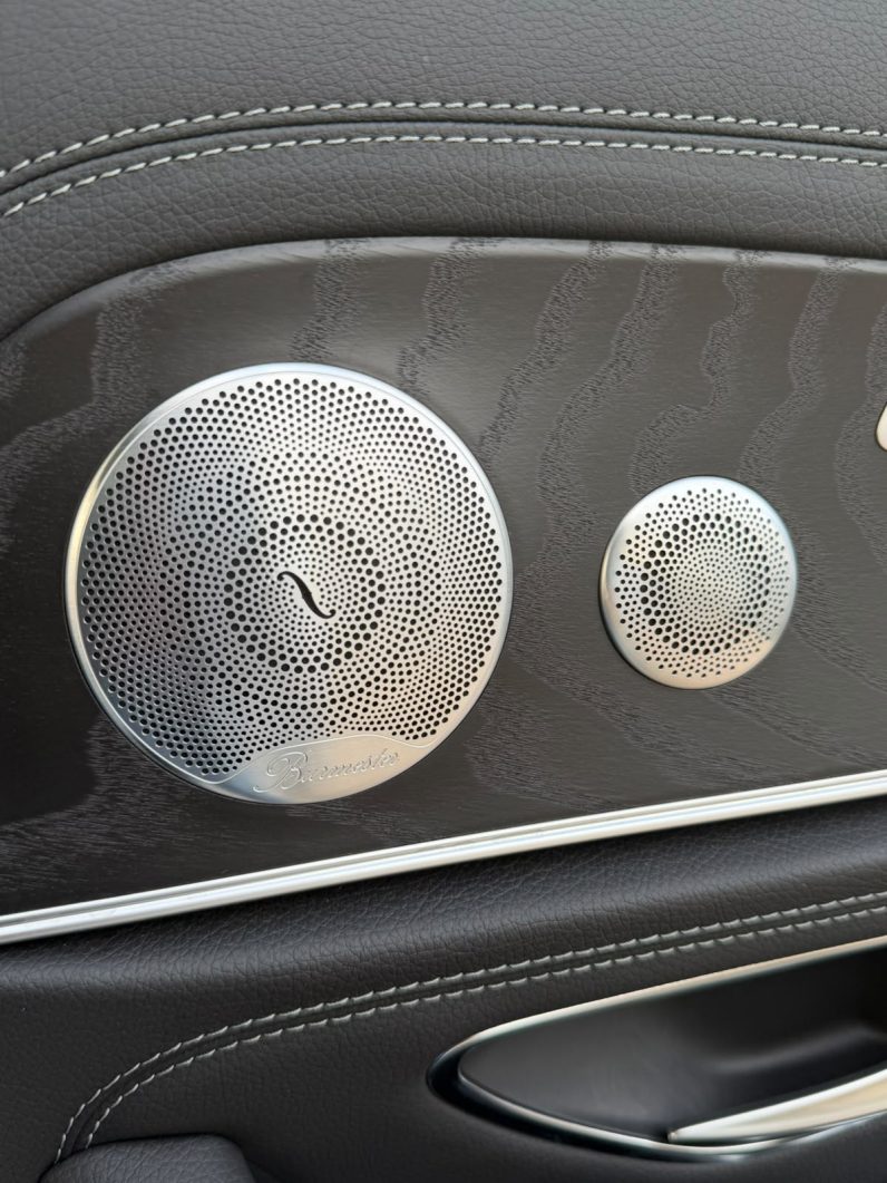 
								Mercedes Benz E200 full									