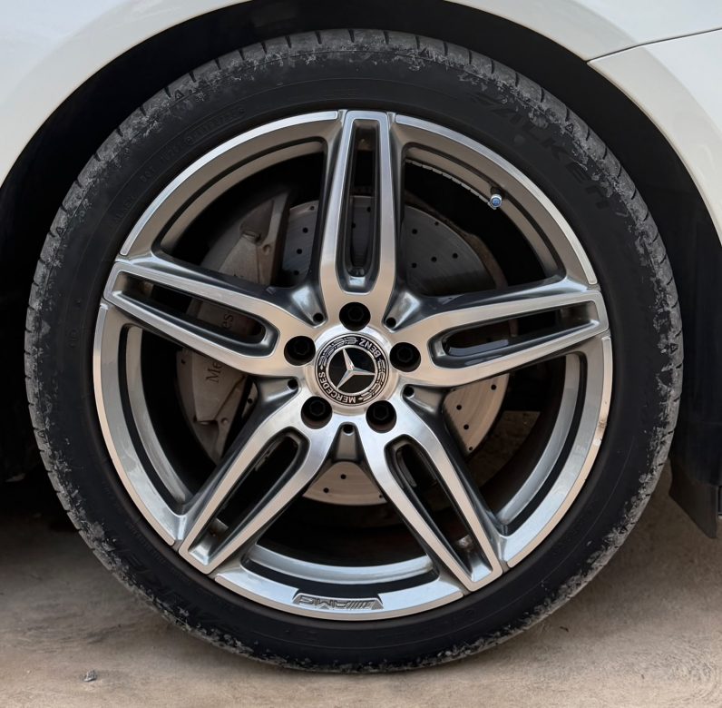 
								Mercedes Benz E200 full									