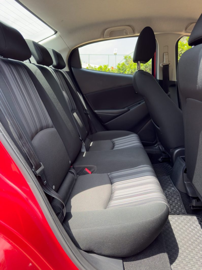 
								Mazda 2 full									