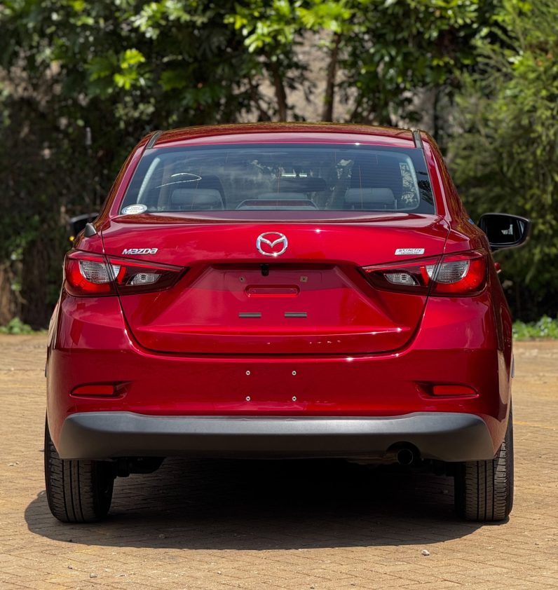 
								Mazda 2 full									
