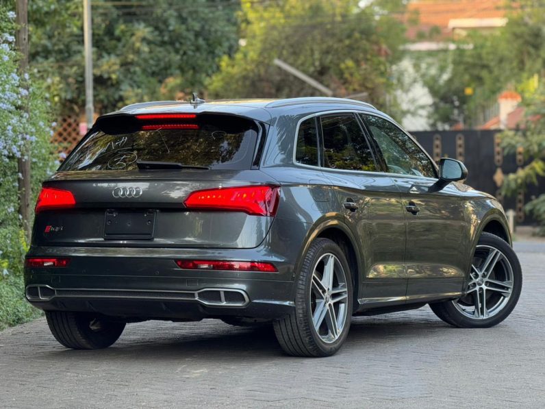 
								Audi SQ5 full									