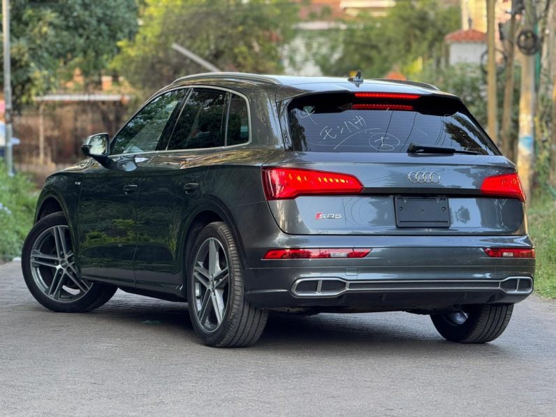 
								Audi SQ5 full									