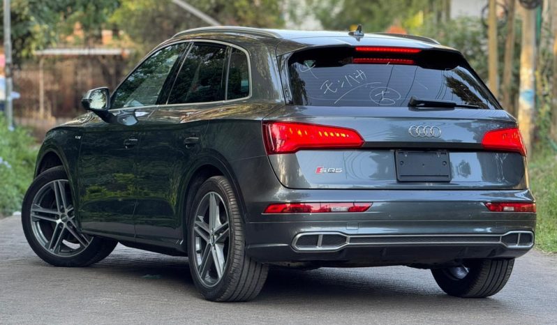 
								Audi SQ5 full									