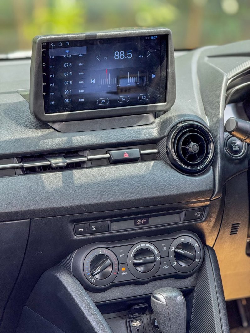 
								Mazda 2 full									