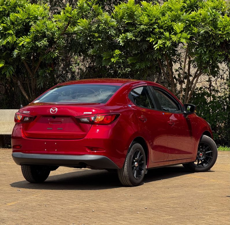 
								Mazda 2 full									