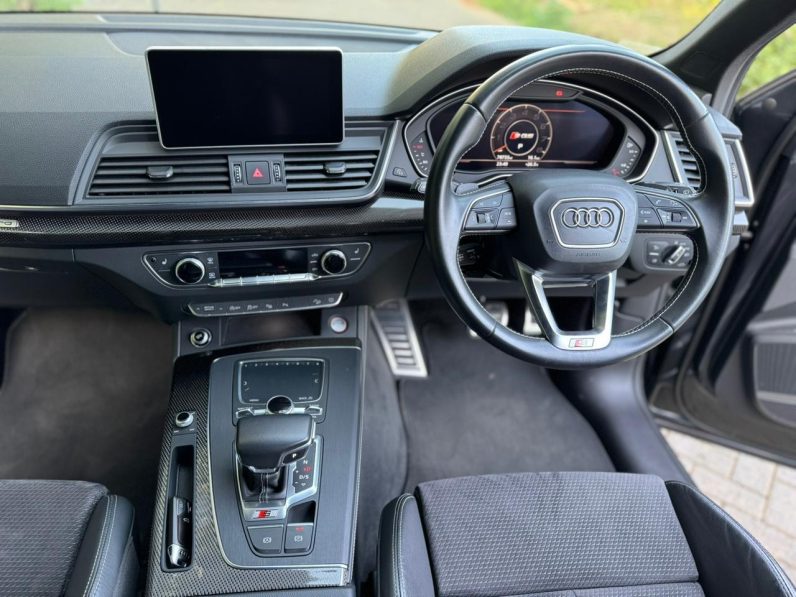 
								Audi SQ5 full									