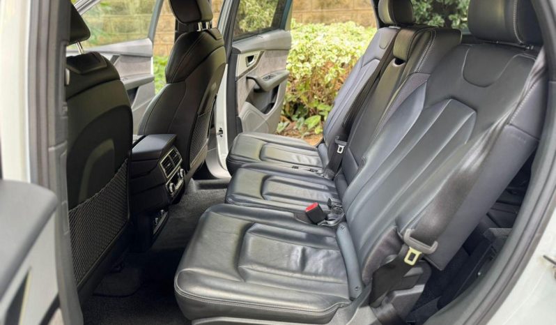
								Audi Q7 full									