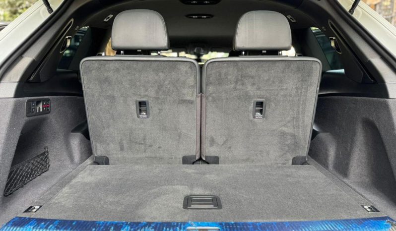 
								Audi Q7 full									
