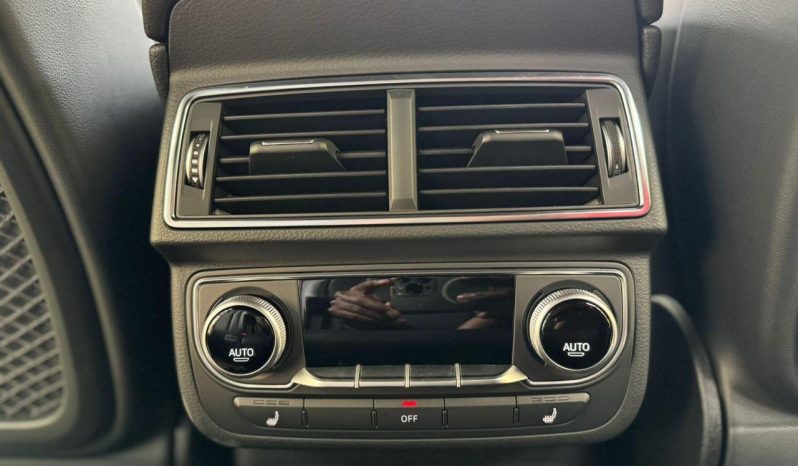 
								Audi Q7 full									