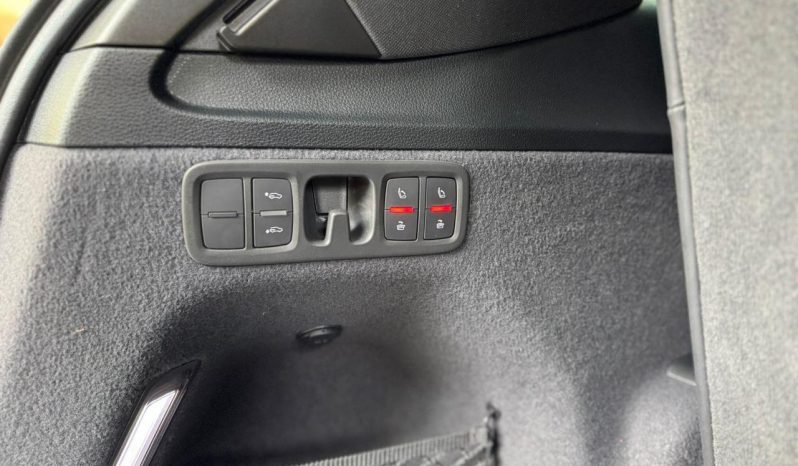
								Audi Q7 full									