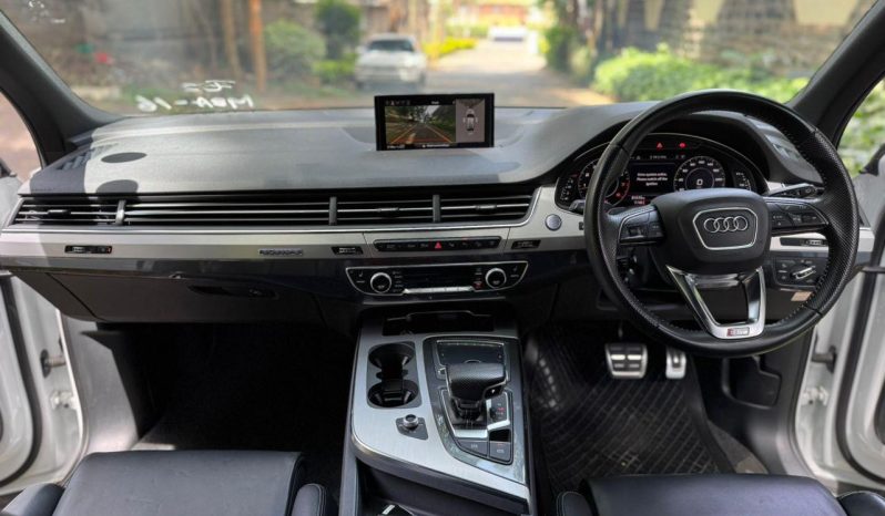 
								Audi Q7 full									